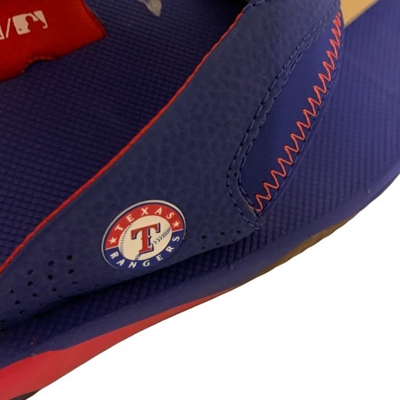NWT Reef x MLB Texas Rangers Flip Flops With Bottle Opener Men’s Size Various - Picture 3 of 10
